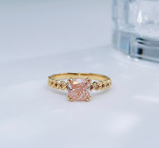 Cushion Cut Fancy Pink Lab Grown Diamond Chain Link Band Solitaire Ring | 18K Gold