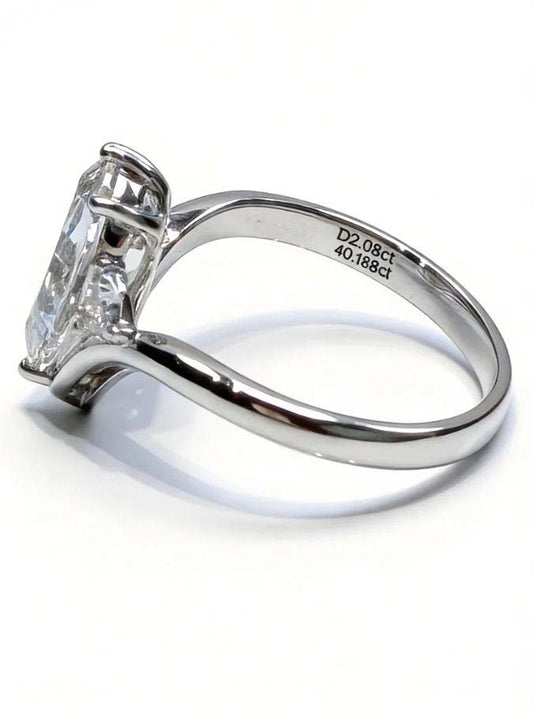 Pear Shape Lab Grown Diamond Engagement Ring | 18K Gold| Three Stone V Shaped Solitaire Wedding Ring for Women