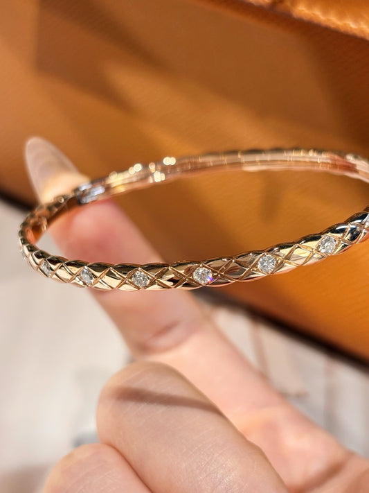 Lab Grown Diamond Quilted Cuff Bangl | Ethical Luxury Jewelry | 18K Gold