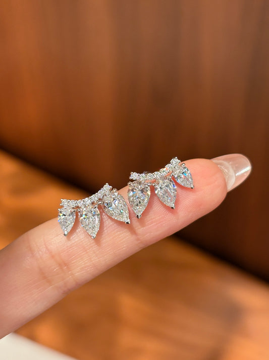 Lab-Grown Diamond Pear-Shaped Cluster Crawler Earrings | 18K Gold