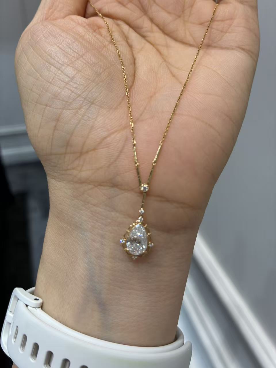 A link for Bakthi to pay necklaces