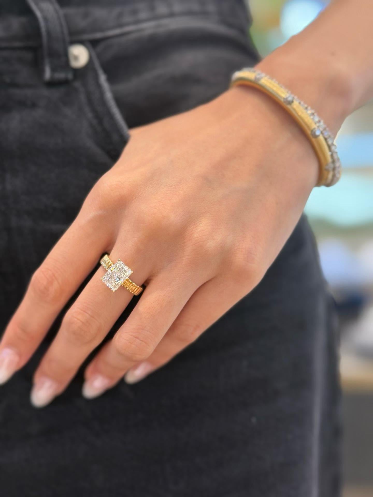 3Carat Radiant Cut Lab Grown Diamond Ribbed Solitaire Ring| 18K Yellow Gold