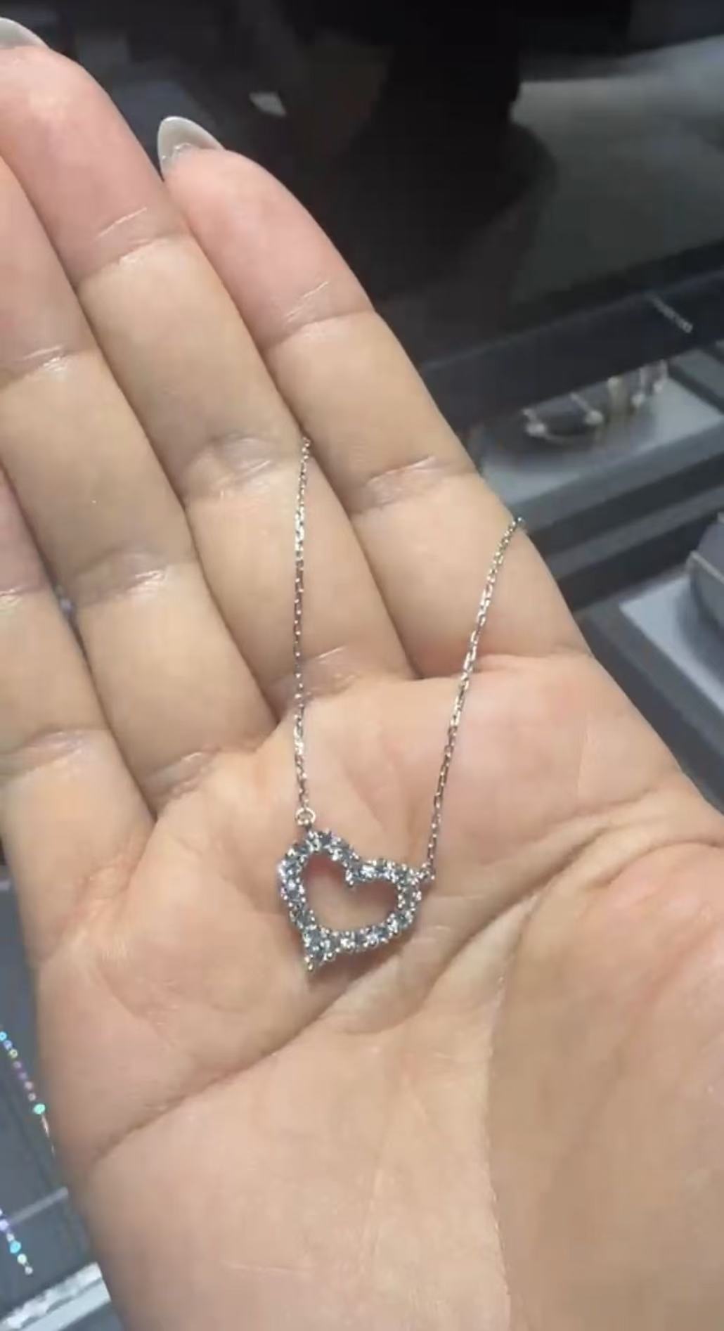 A link for AG to pay heart necklace