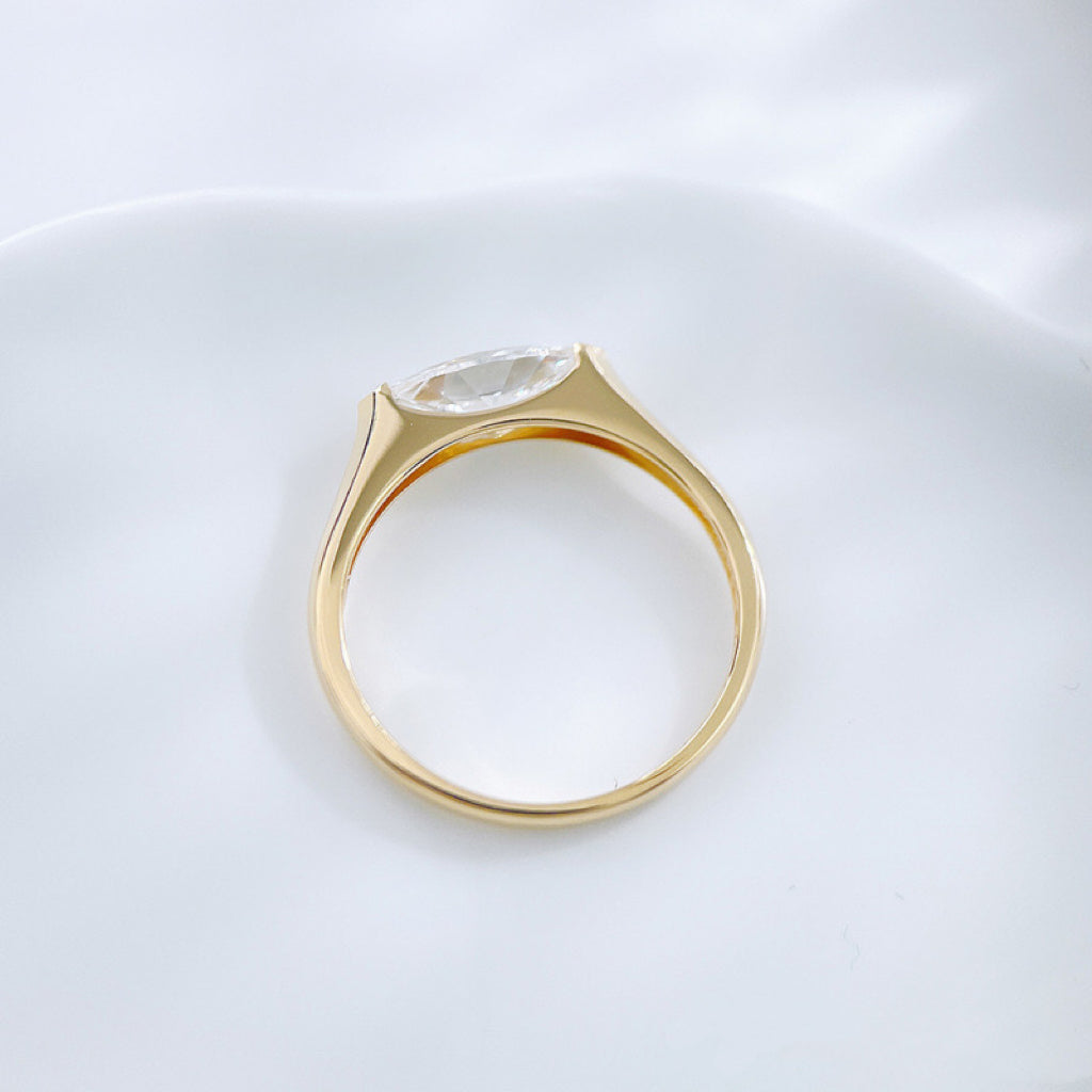 Elegant 1ct Marquise Lab-Created Diamond Engagement Ring| 18K Gold