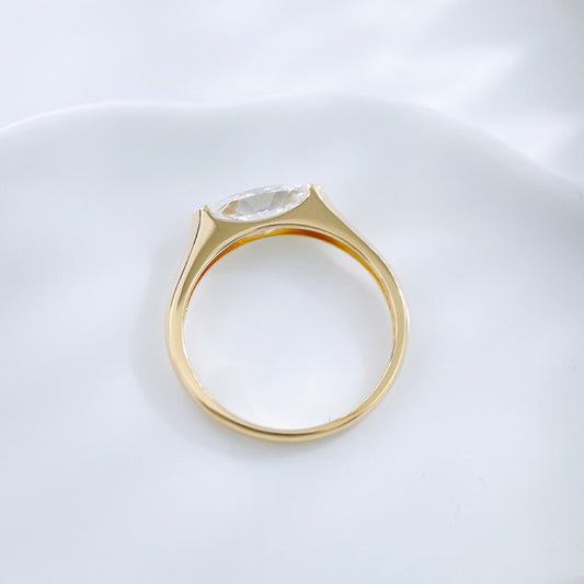 Elegant 1ct Marquise Lab-Created Diamond Engagement Ring| 18K Gold