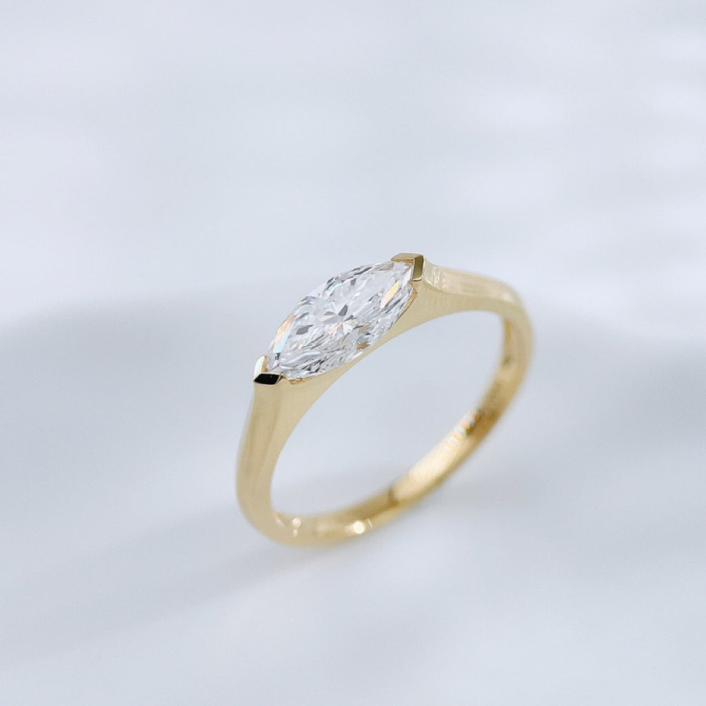 Elegant 1ct Marquise Lab-Created Diamond Engagement Ring| 18K Gold