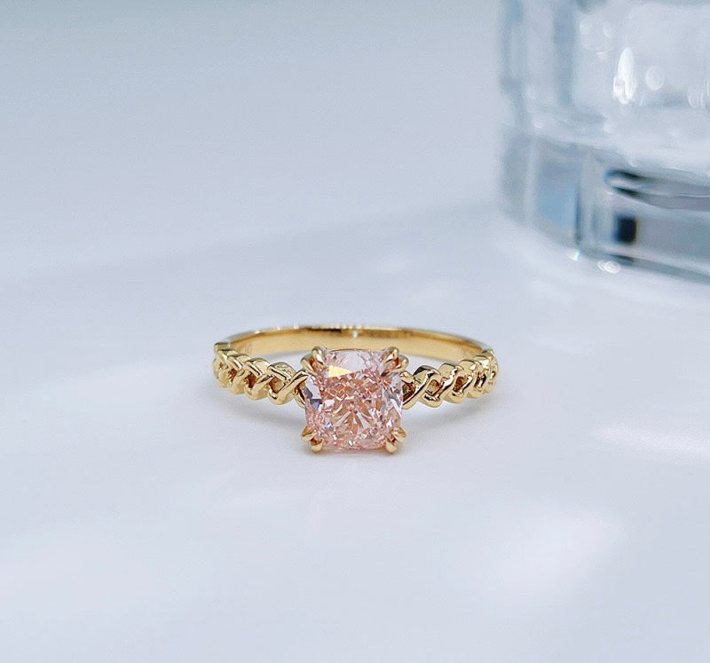 Cushion Cut Fancy Pink Lab Grown Diamond Chain Link Band Solitaire Ring | 18K Gold