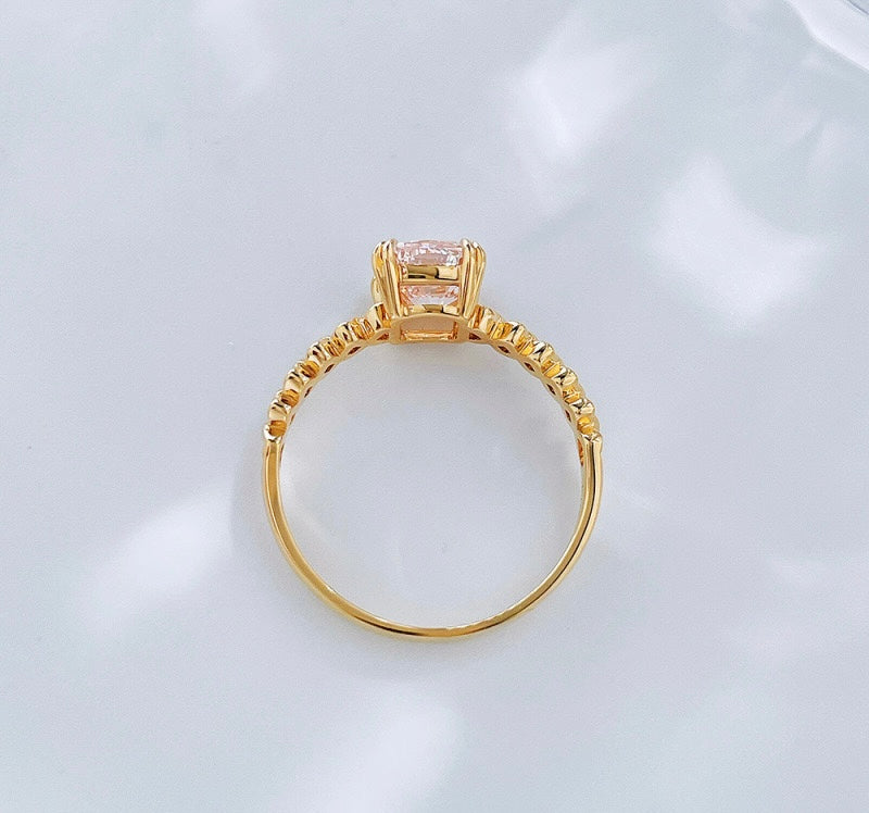 Cushion Cut Fancy Pink Lab Grown Diamond Chain Link Band Solitaire Ring | 18K Gold