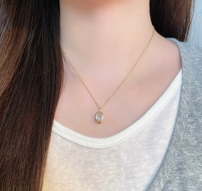 Bezel Set Oval Cut Fancy Pink Lab Grown Diamond Minimalist Pendant | 18K Yellow Gold