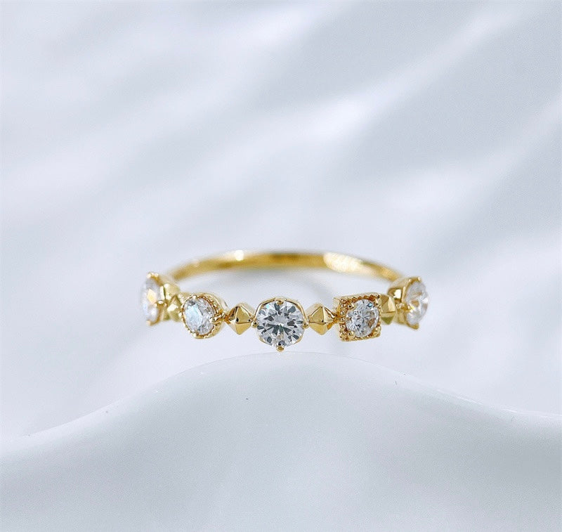 Mixed Cut Milgrain Station Diamond Stackable Wedding Band Ring | 18K Gold