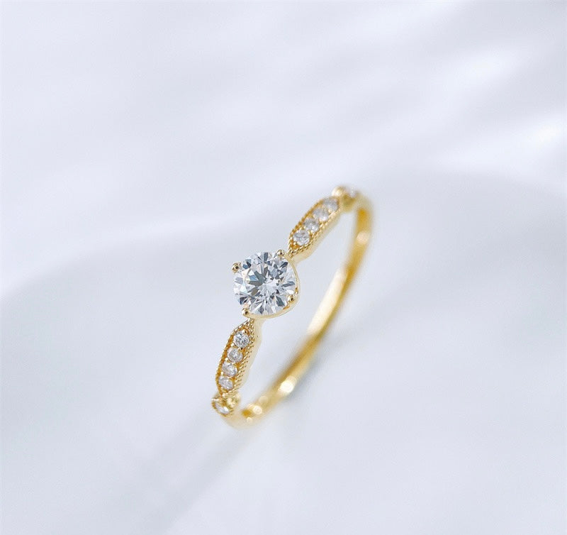 Round Diamond Milgrain Vintage Everyday Stacking Ring | 18K Gold