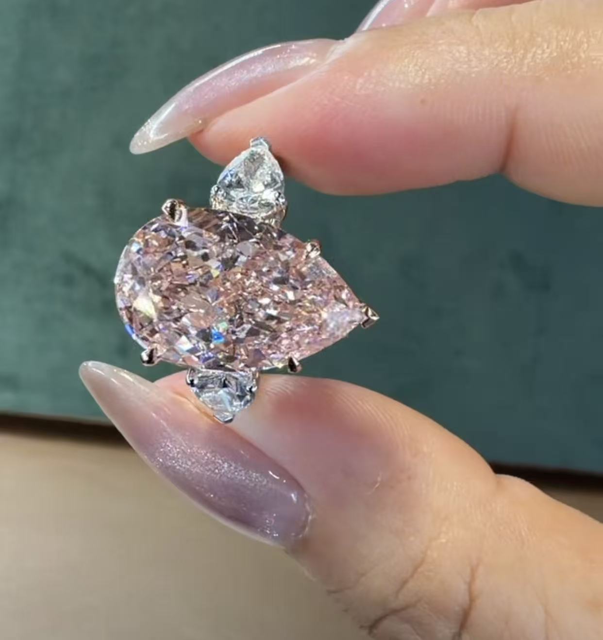 A link for Linh Van to pay pink diamond ring 4.75#