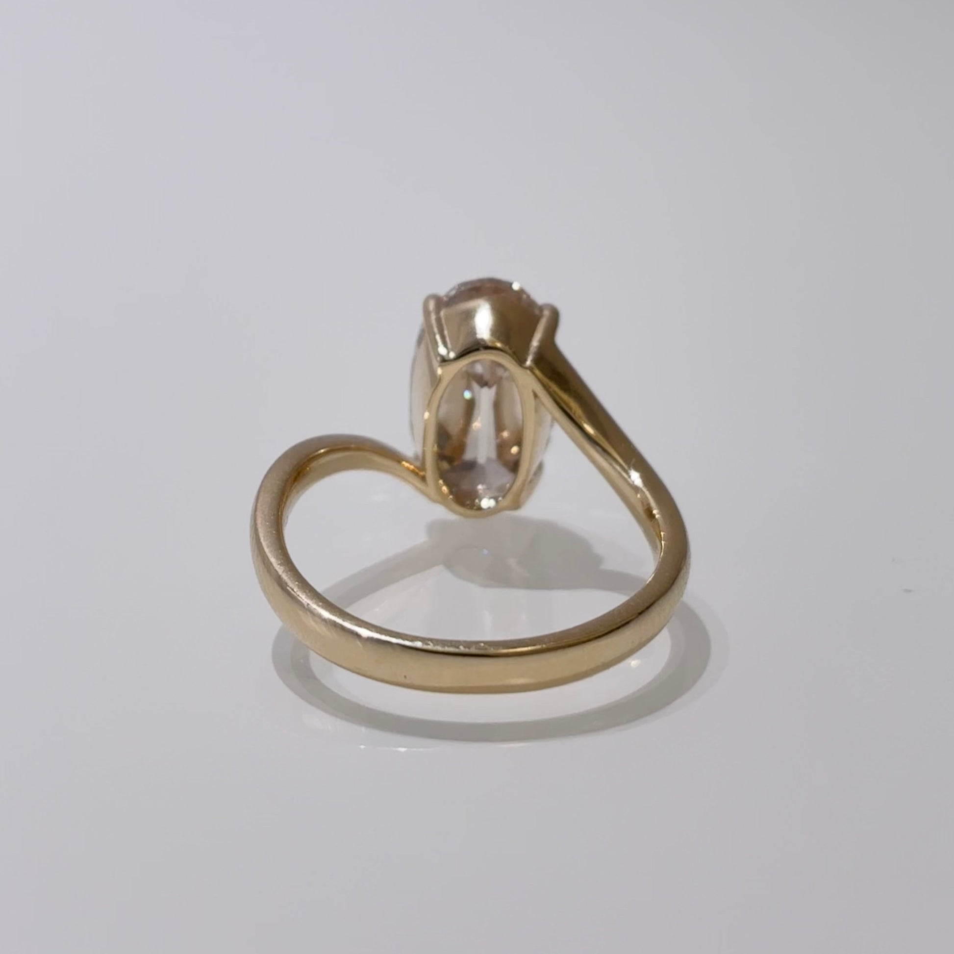 Oval Champagne Lab Diamond |Twisted Split Shank Ring | 14K Gold