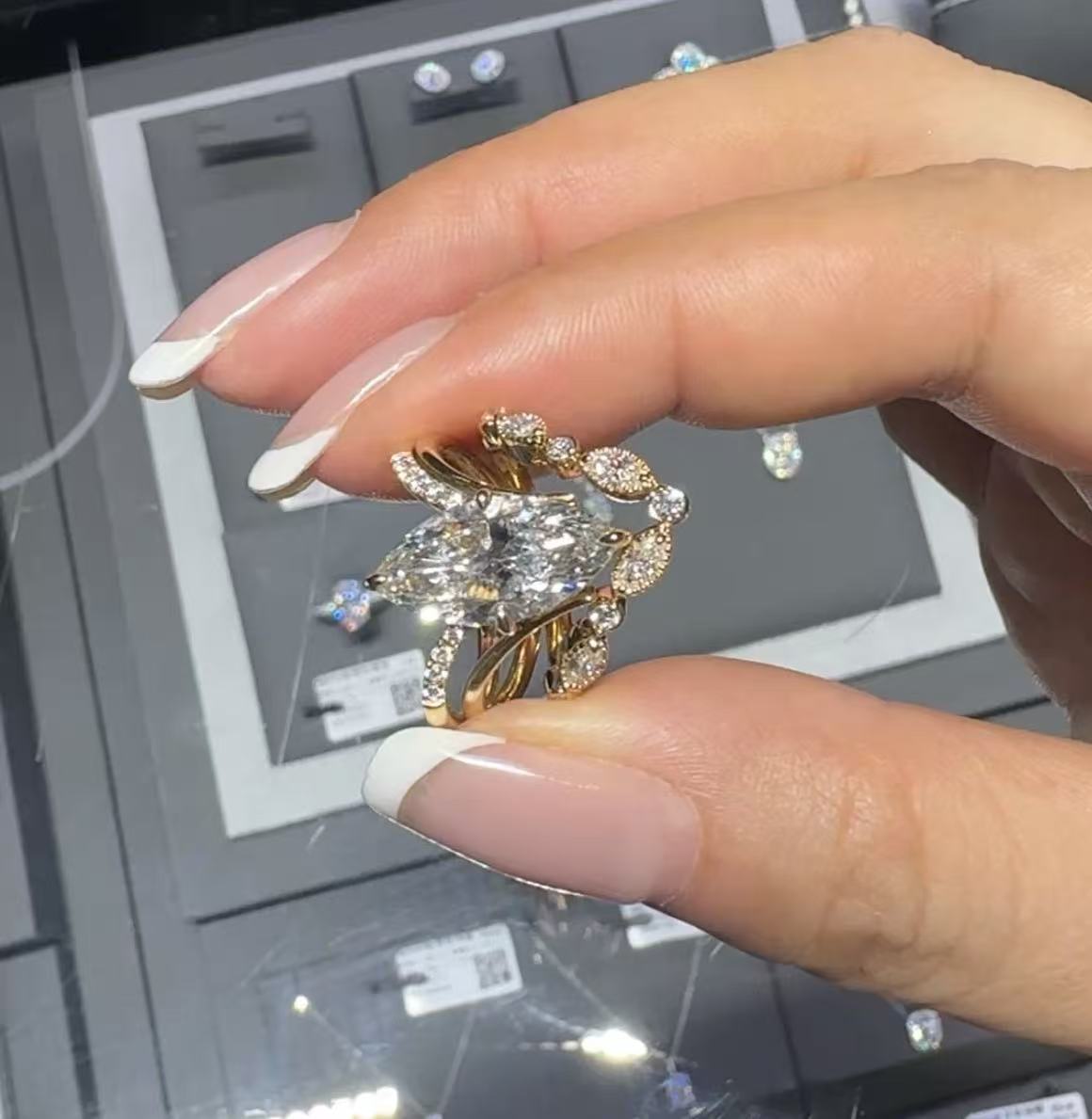 A link for Mar to pay for two bands and one diamond ring (balance payment of $800)