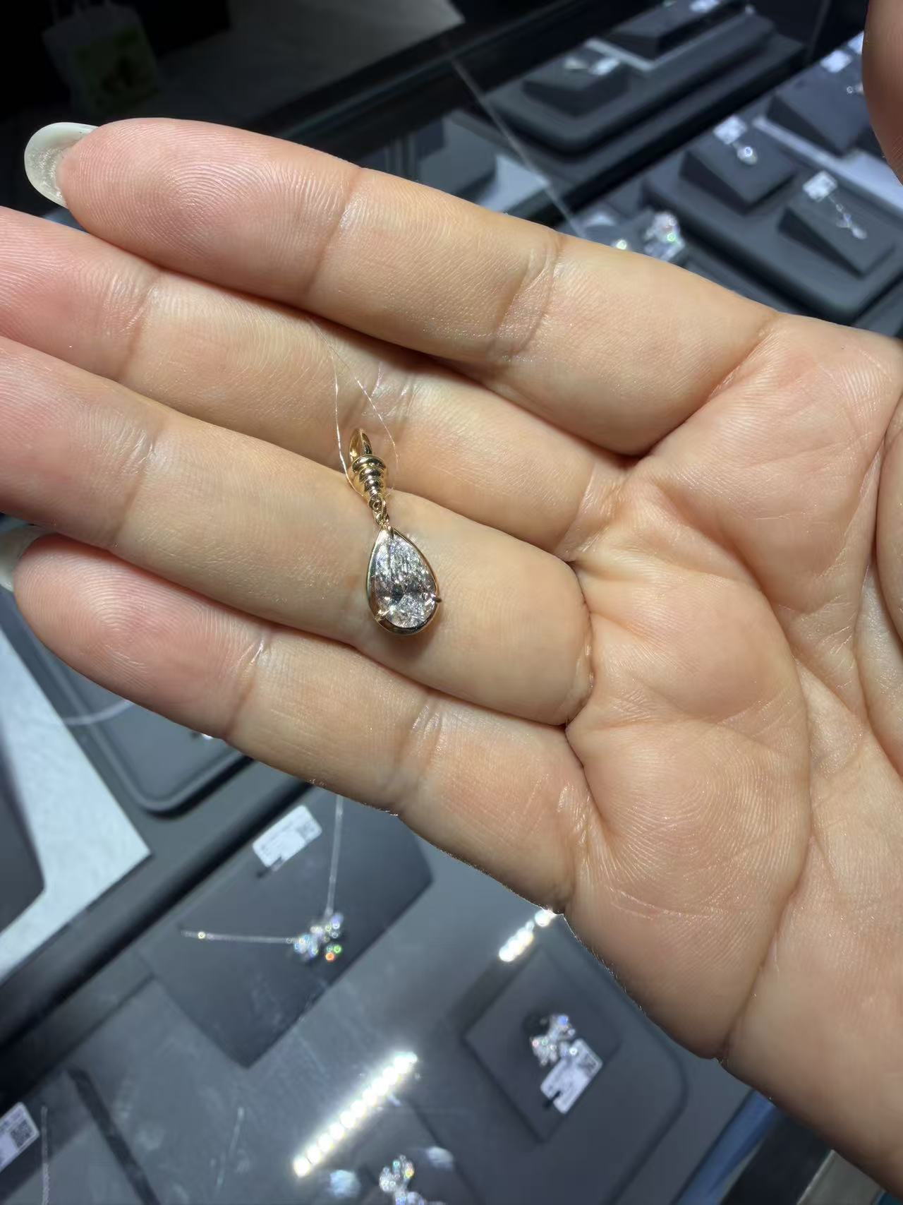 A link for Daffy to pay pandent+ring