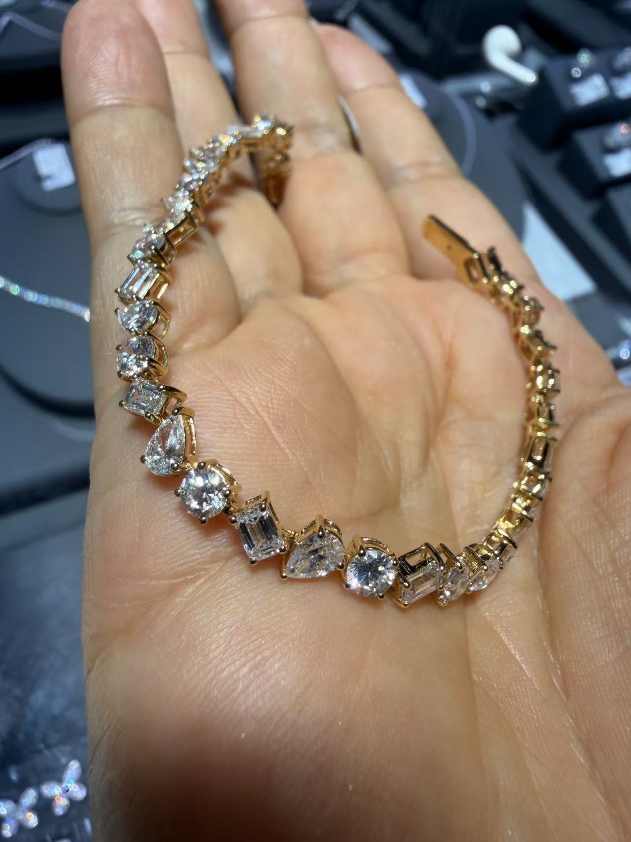 A link for mel to pay for bracelet 16cm(50%deposit)