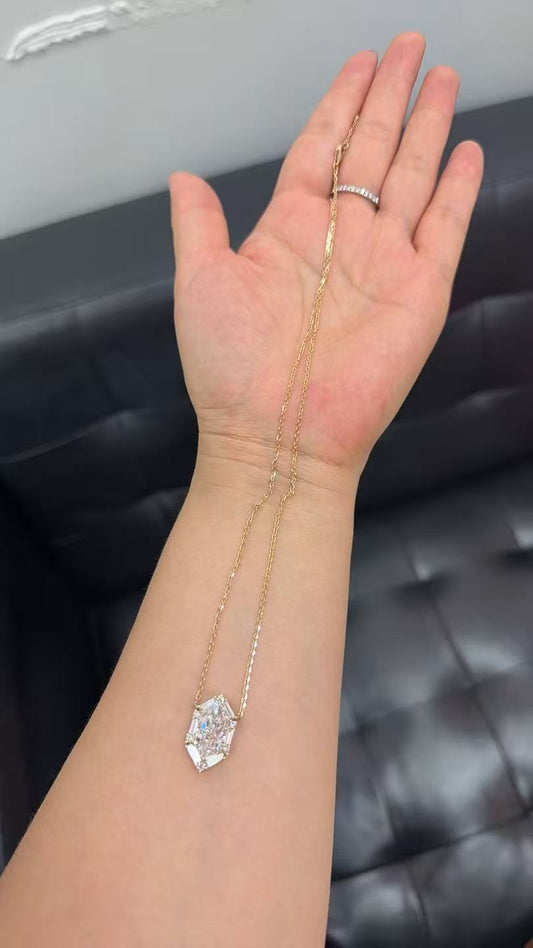 A link for Adel to pay necklace