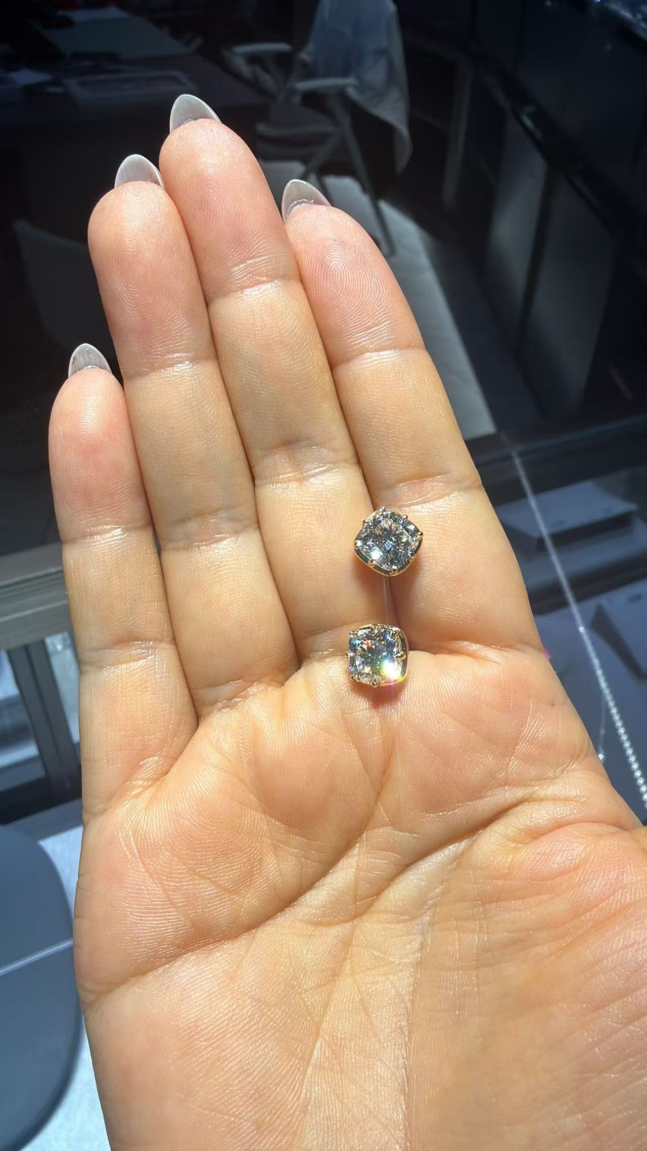 A link for sara abdel to pay earrings (50%deposit)