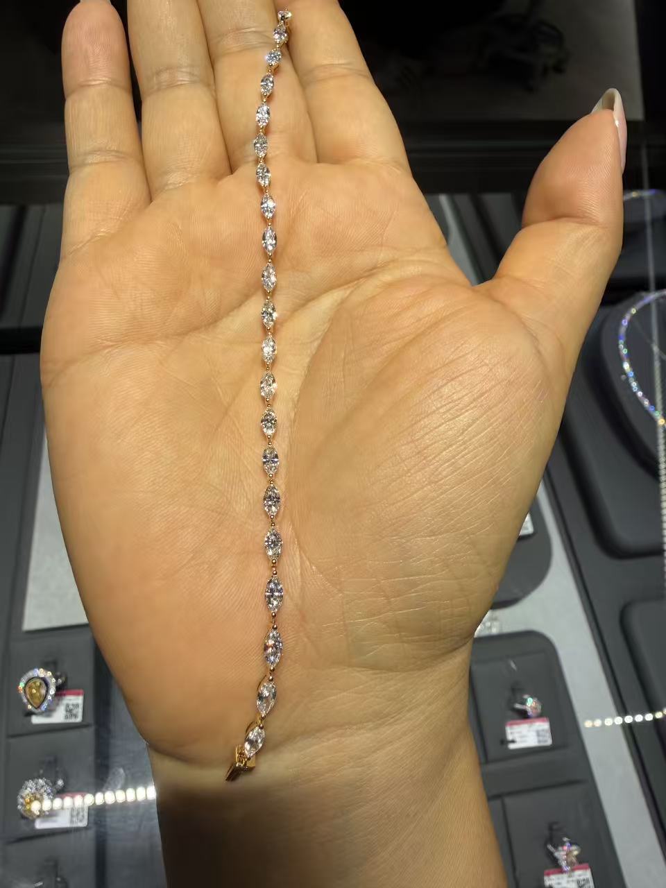 A link for nicole to pay 2 bracelet(50%deposit)