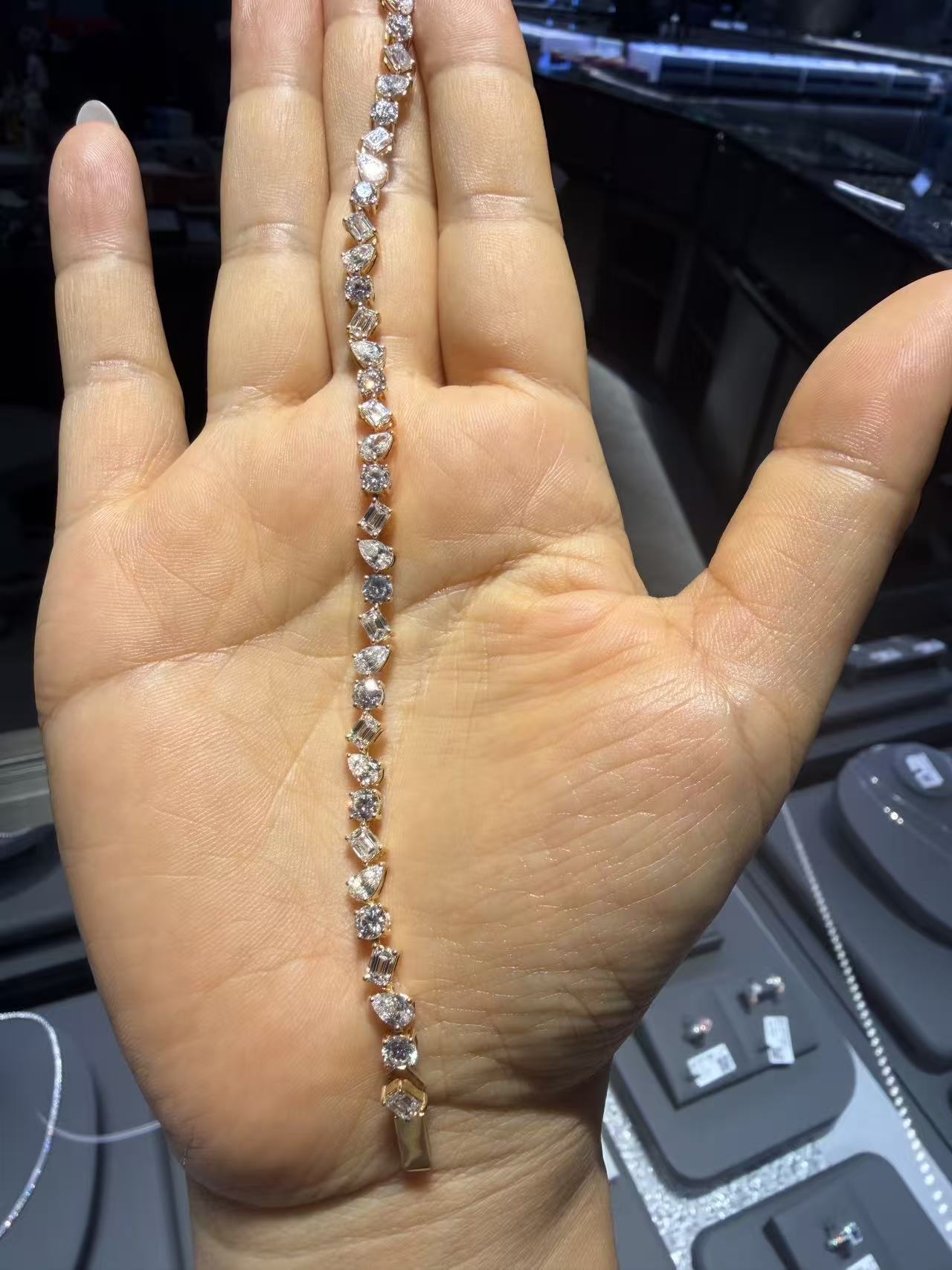 A link for nicole to pay 2 bracelet(50%deposit)