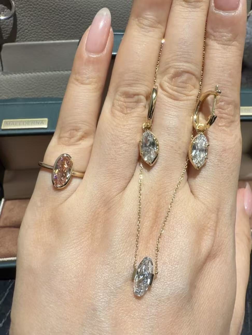 A link for mar to pay ring + necklace +earrings+band