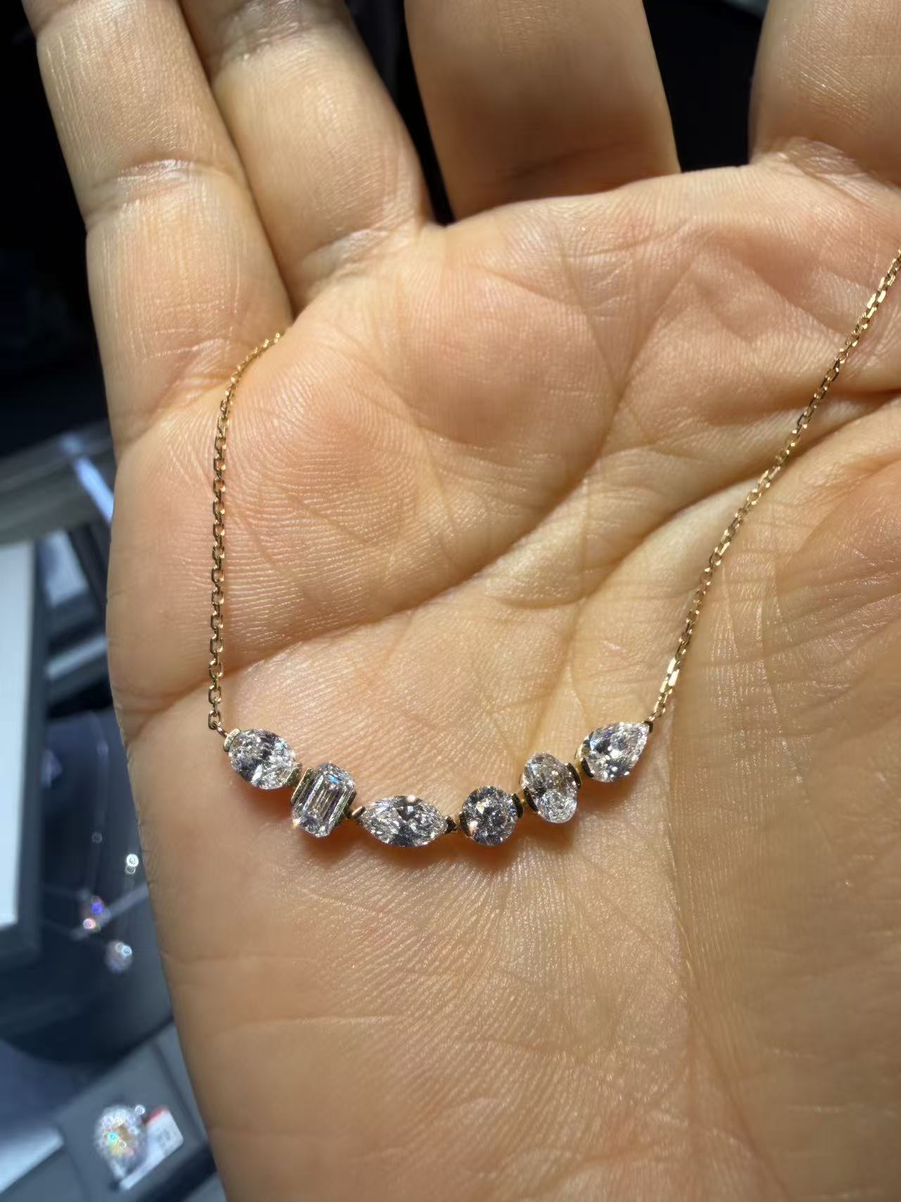 A link for Koosha to pay necklace