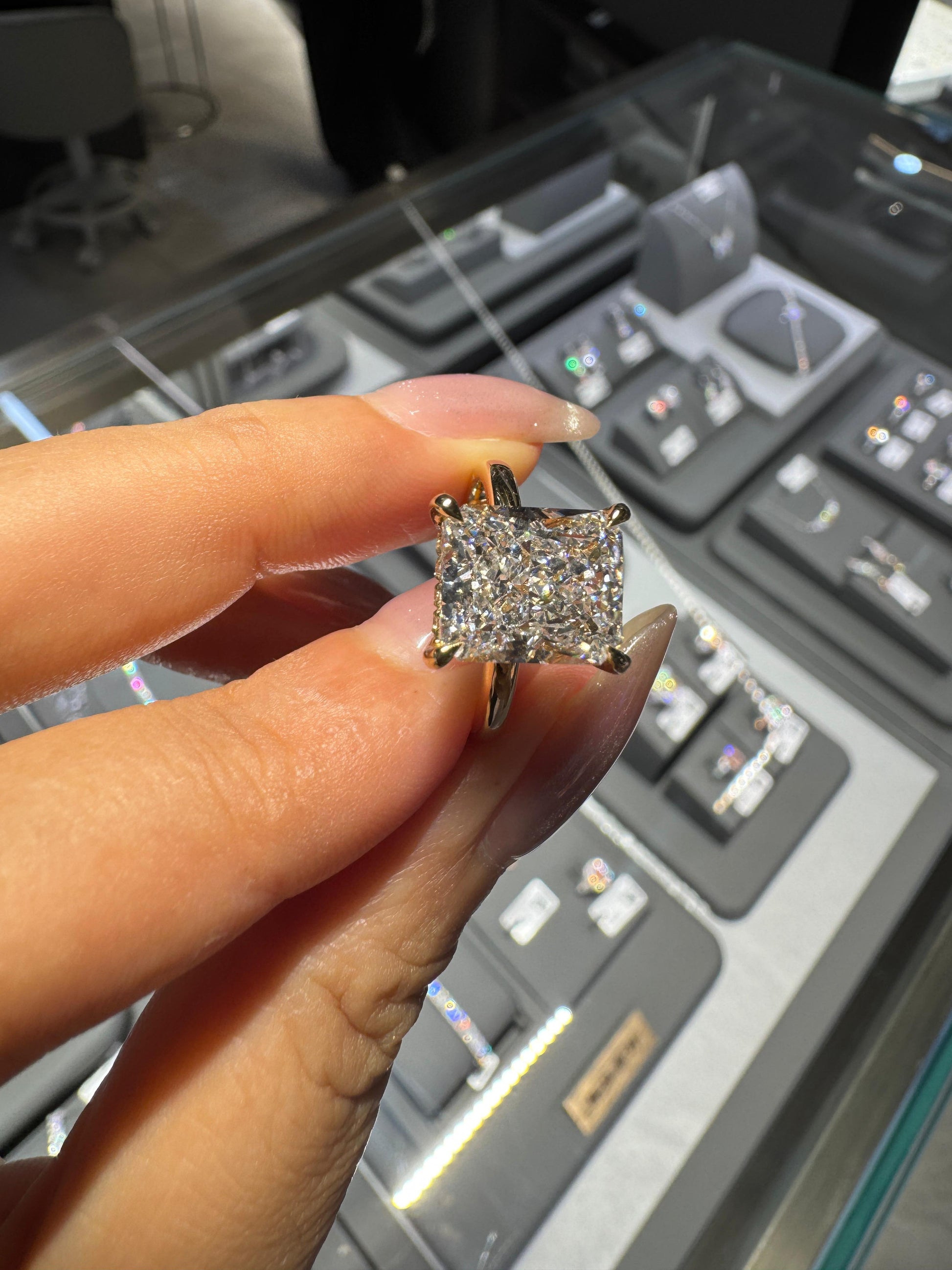 a link for Ashlee to pay for one band and one diamond ring