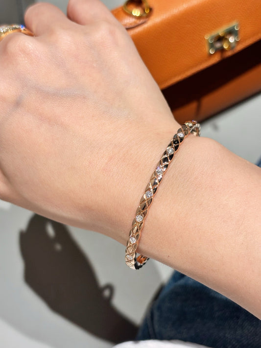 Lab Grown Diamond Quilted Cuff Bangl | Ethical Luxury Jewelry | 18K Gold