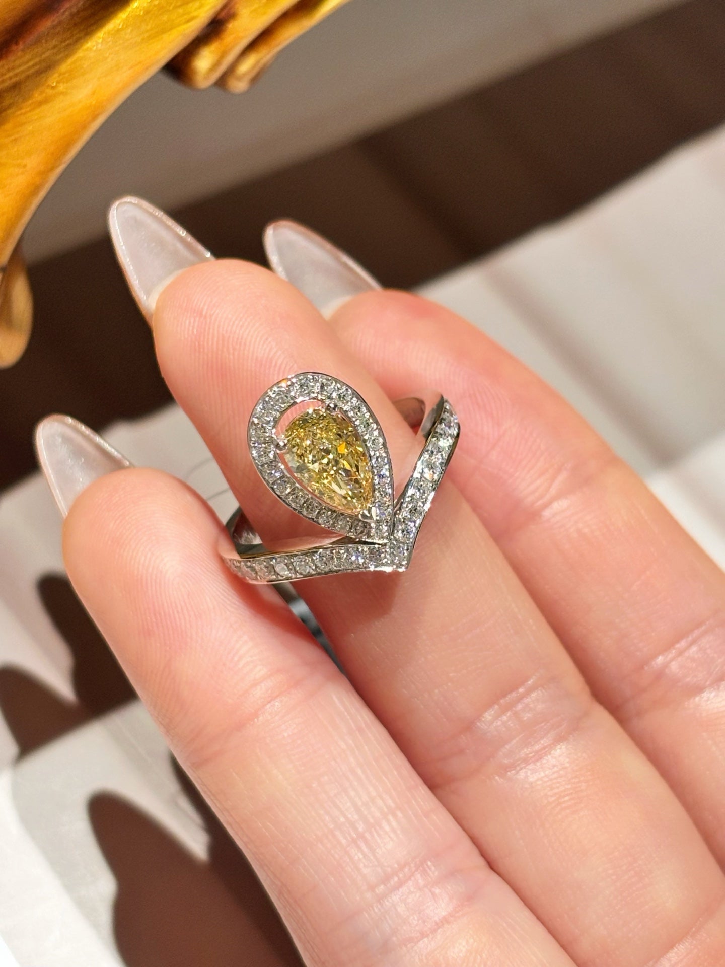 1.03ct 5.88g | Exquisite Pear-Shaped Fancy Yellow Lab Grown Diamond Ring | Tiara Design