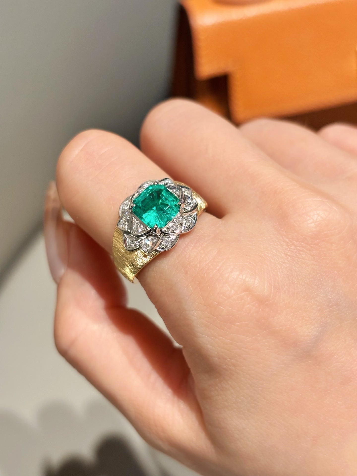 1.375ct 7.13g Lab Grown Emerald Ring | Vintage Two-Tone Gold Diamond Halo