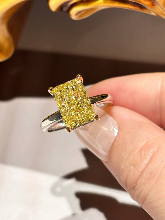 3.25ct 5.41g Gorgeous Radiant Cut Fancy Yellow Lab Grown Diamond Ring | 18K Gold