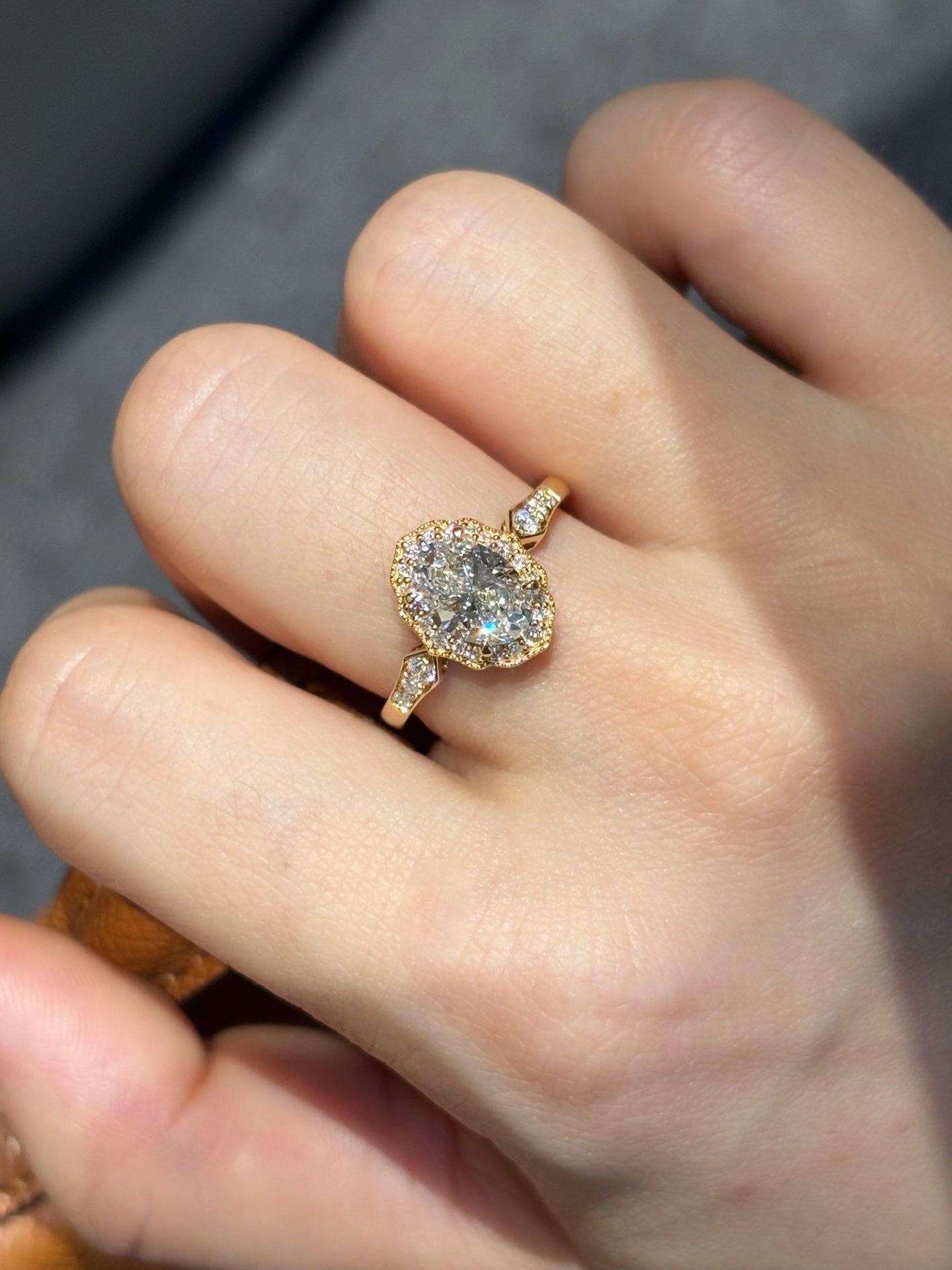 1.02ct 3.44g Oval Lab Grown Diamond Ring with Halo Setting | Vintage Style with Pavé Band | 18K Yellow Gold