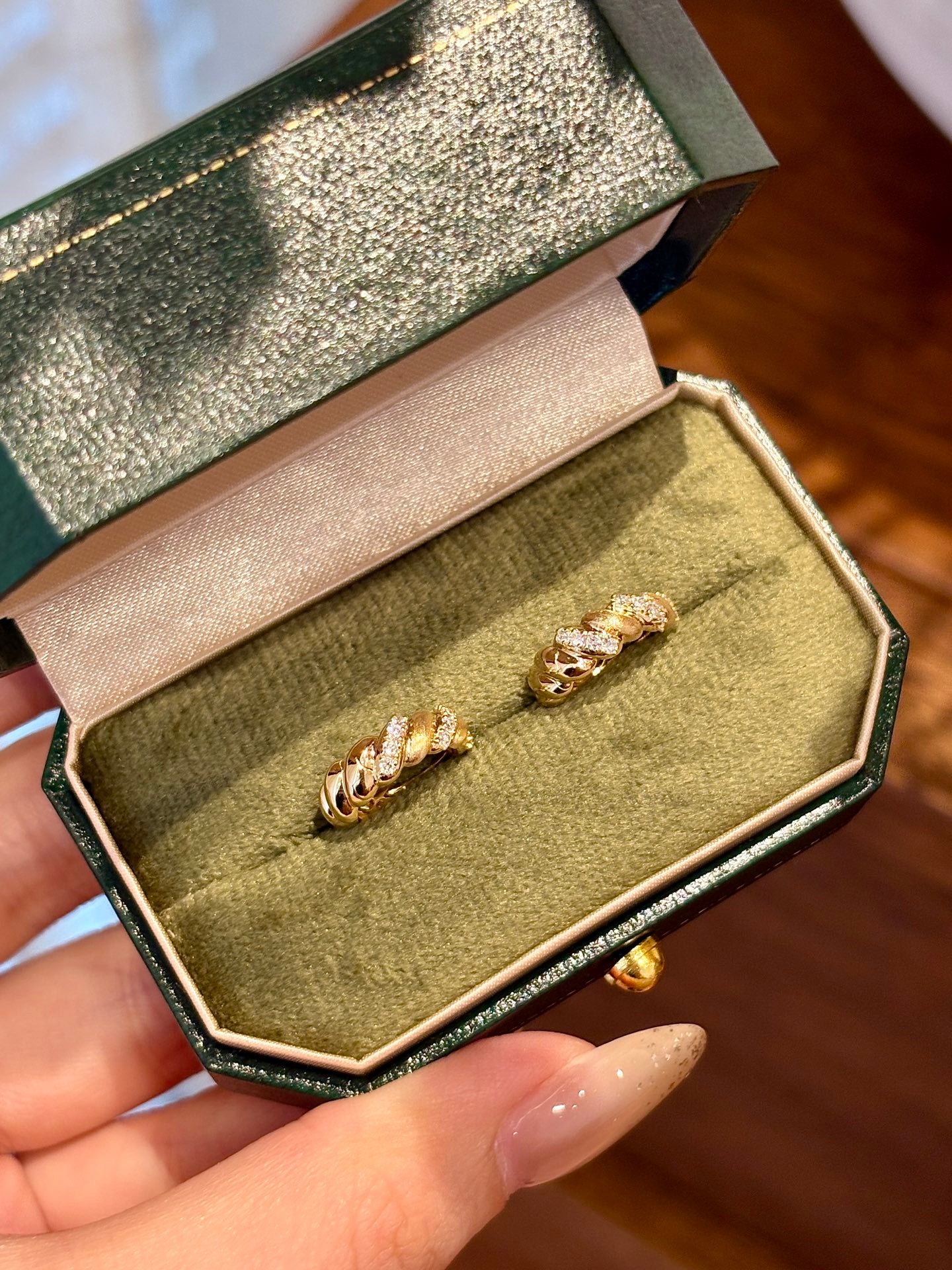 Lab-Grown Diamond Twisted Huggie Earrings |Ethical Luxury Jewelry | 18K Yellow Gold