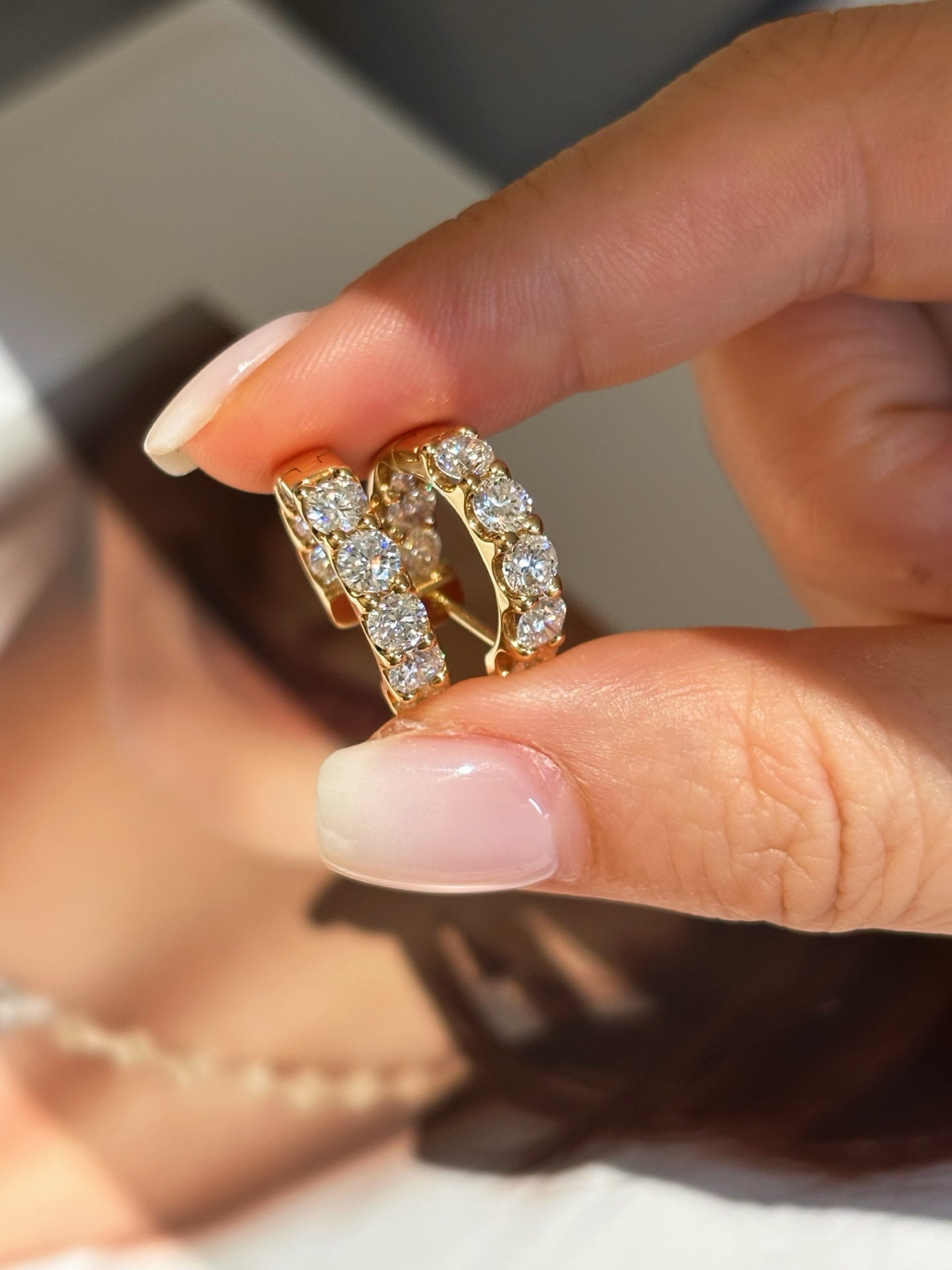 Full Pavé Round-Cut Lab-Grown Diamond Huggie Hoop Earrings | 18K Gold