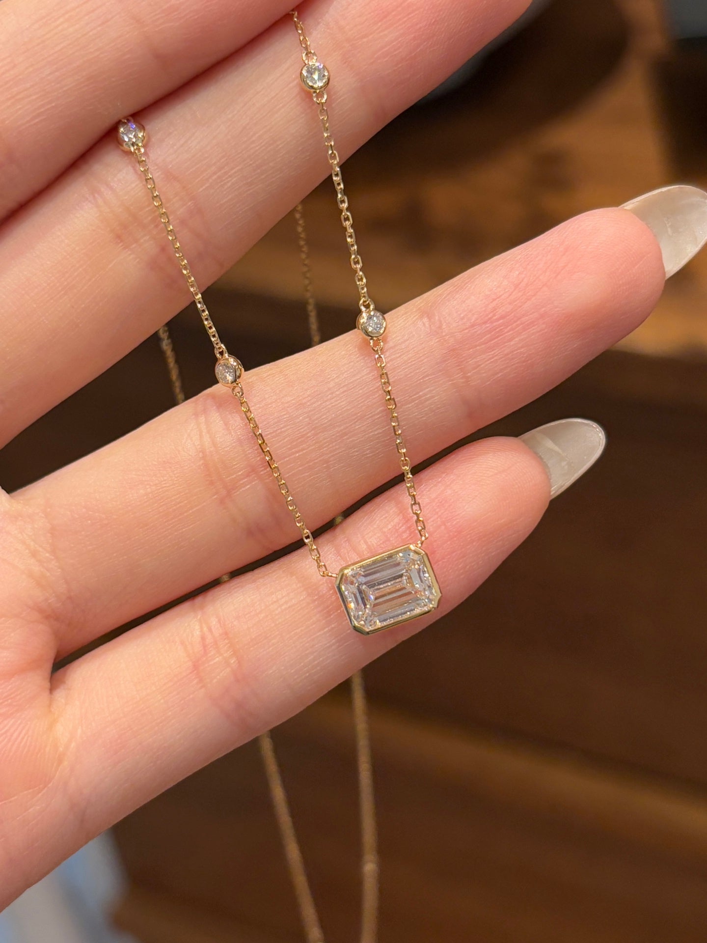 Bezel-Set Emerald-Cut Center & Bezel Round Accent Lab Grown Diamond Station Necklace | 18K Gold