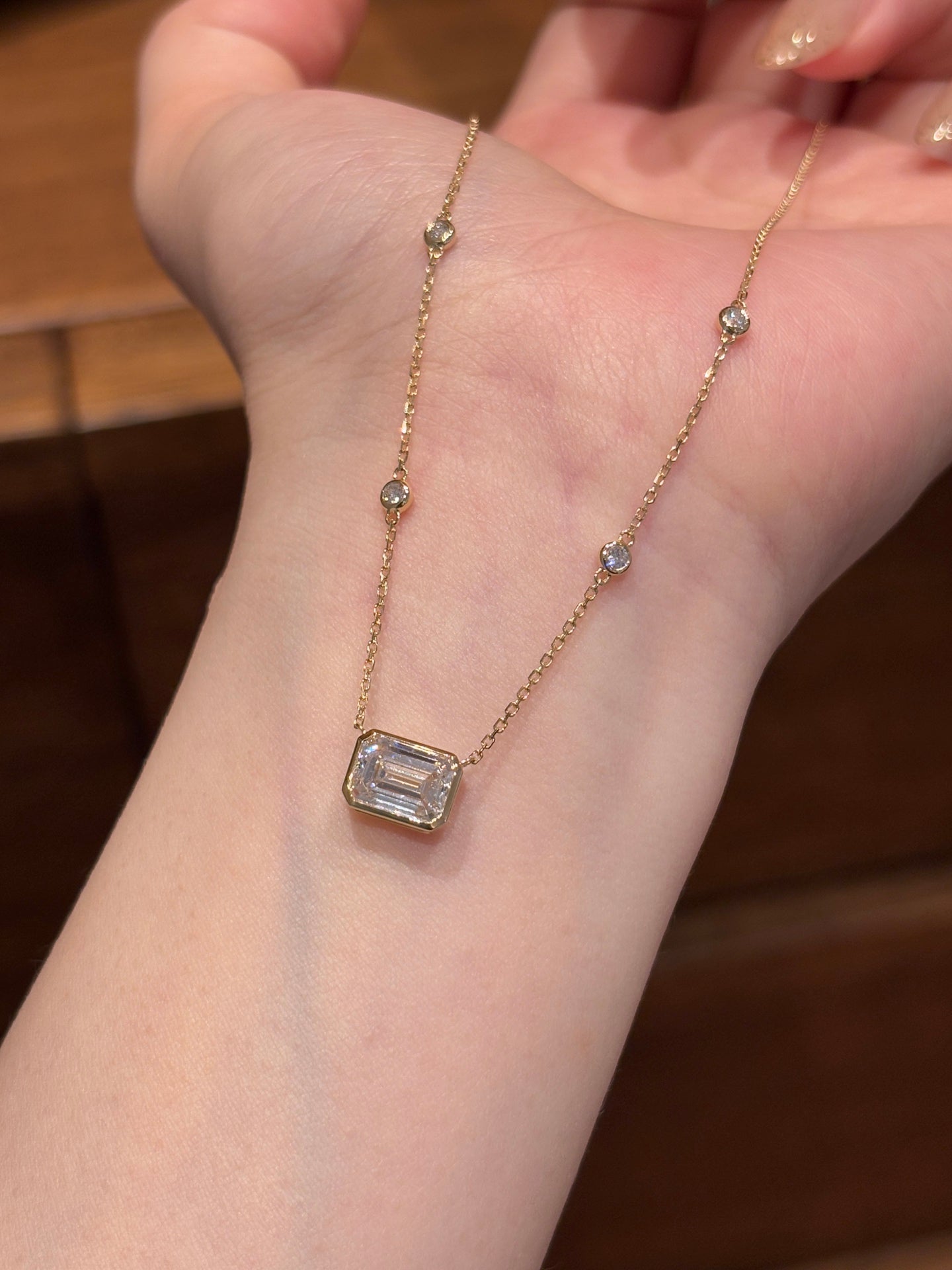 Bezel-Set Emerald-Cut Center & Bezel Round Accent Lab Grown Diamond Station Necklace | 18K Gold