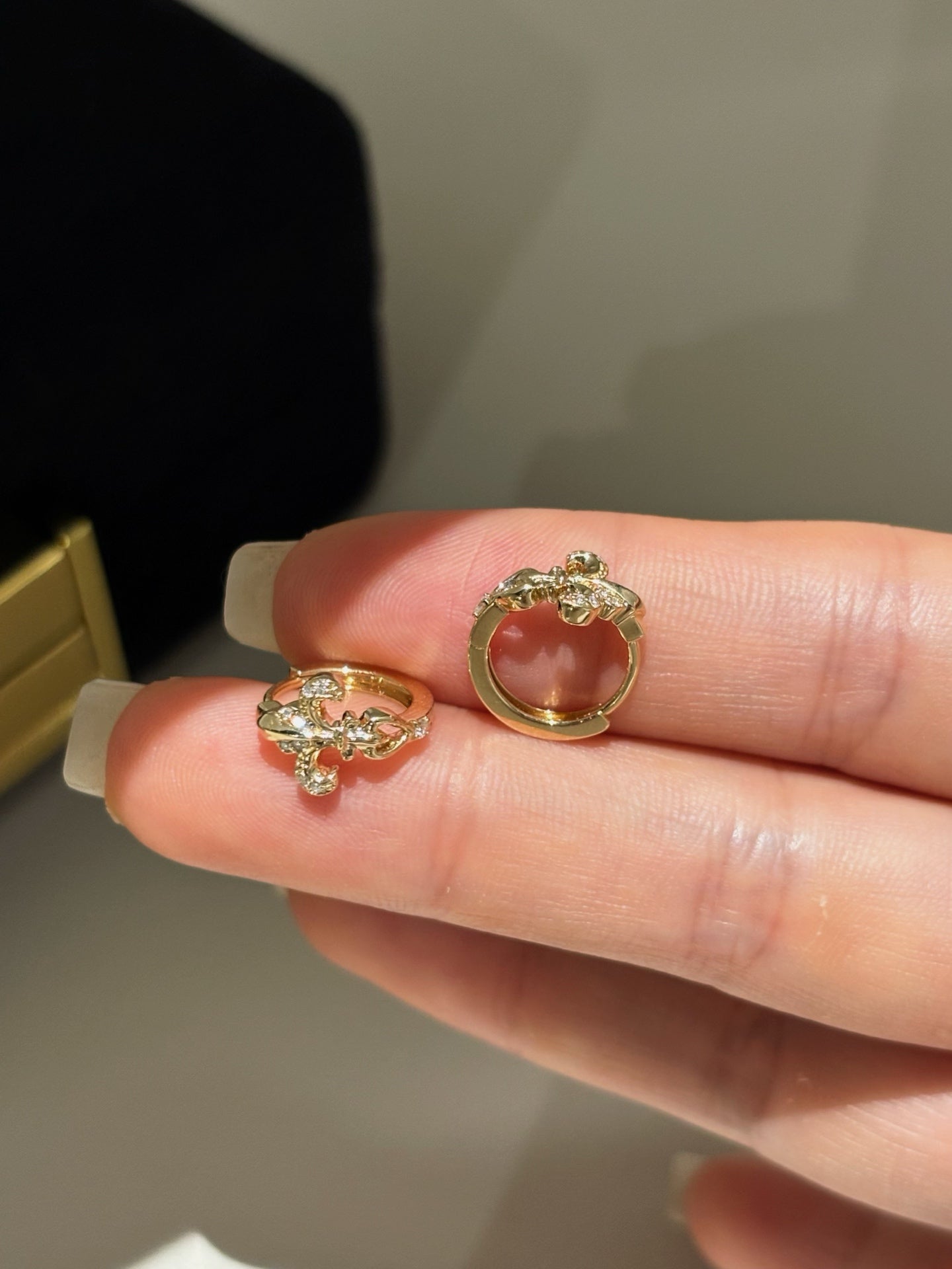 Fleur-de-Lis Motif Lab-Grown Diamond Huggie Hoop Earrings | 18K Yellow Gold