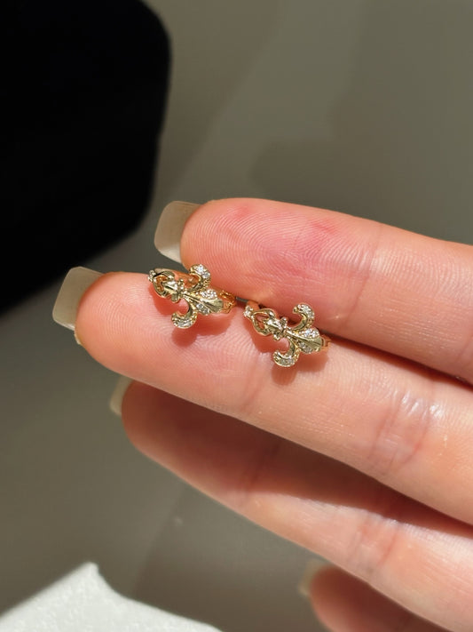 Fleur-de-Lis Motif Lab-Grown Diamond Huggie Hoop Earrings | 18K Yellow Gold