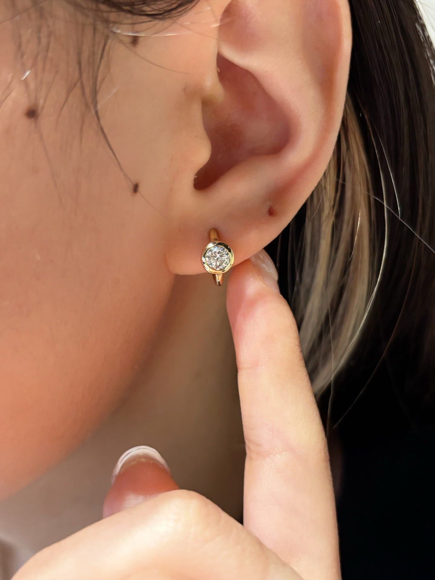 Bezel-Set Round Lab-Grown Diamond Solitaire Huggie Hoop Earrings | 18K Gold