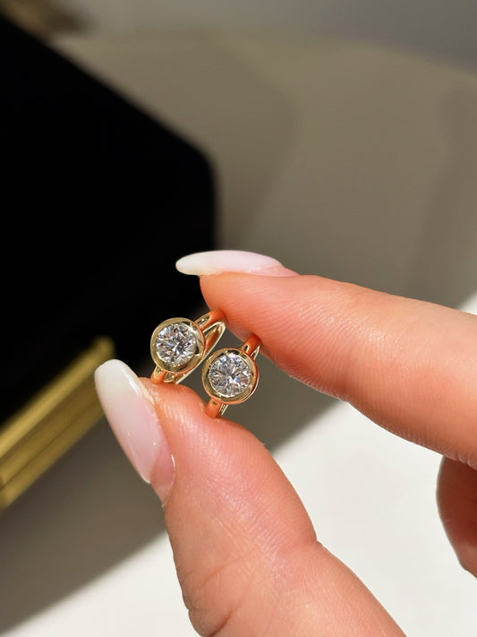 Bezel-Set Round Lab-Grown Diamond Solitaire Huggie Hoop Earrings | 18K Gold