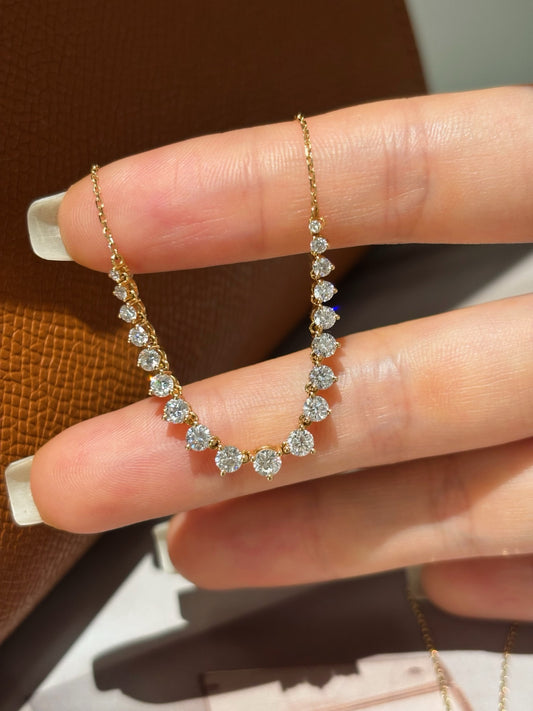 Gradient Round Brilliant Lab Grown Diamond Curved Smile Pendant Necklace | 18K Gold