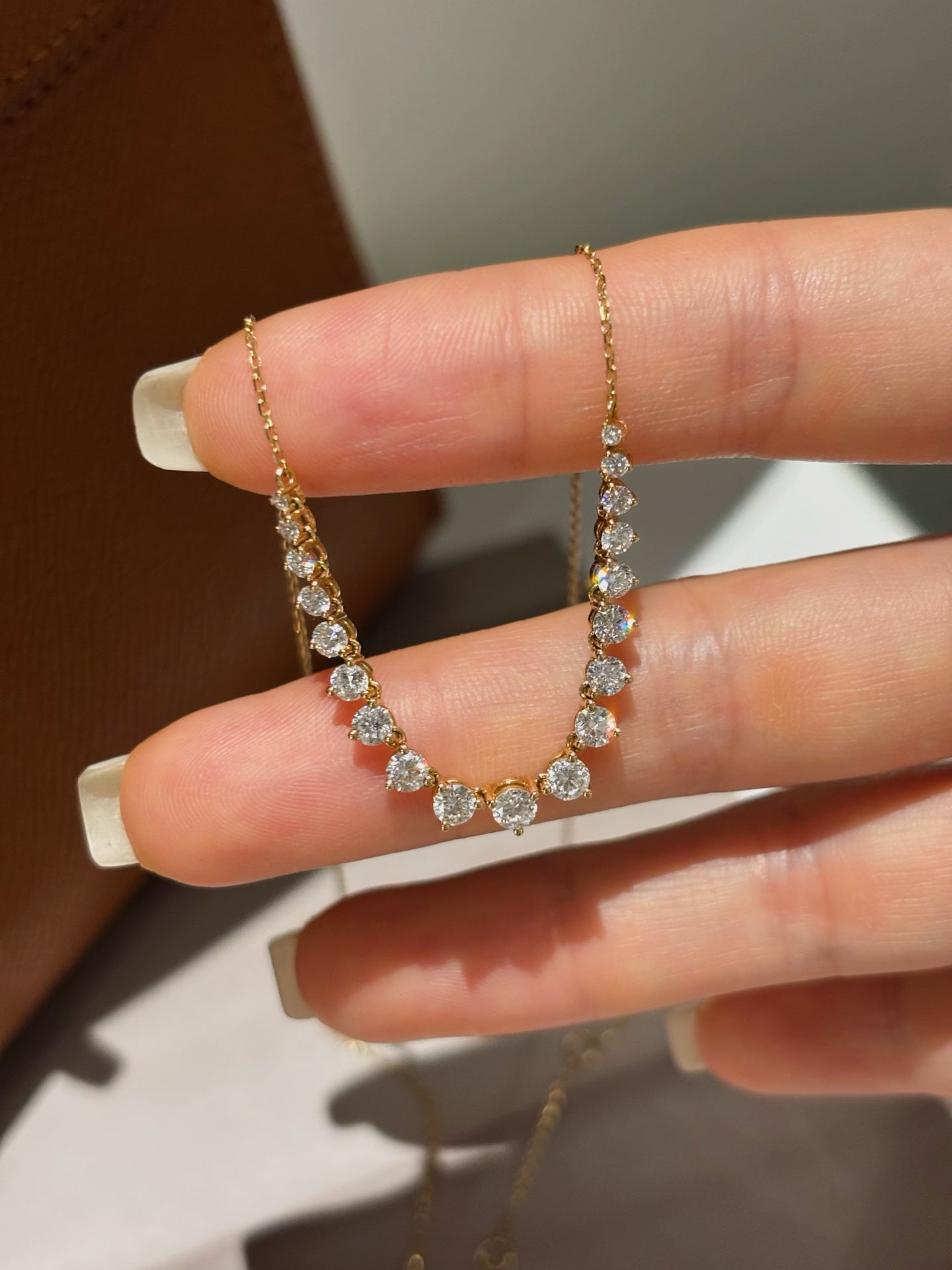 Gradient Round Brilliant Lab Grown Diamond Curved Smile Pendant Necklace | 18K Gold