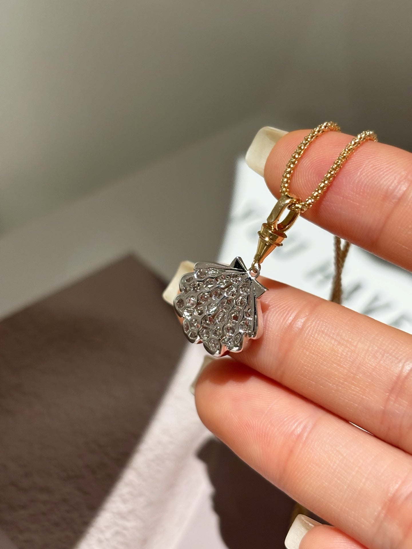 Two-Tone Pavé Lab Grown Diamond Seashell Motif Pendant Necklace| 18K Gold