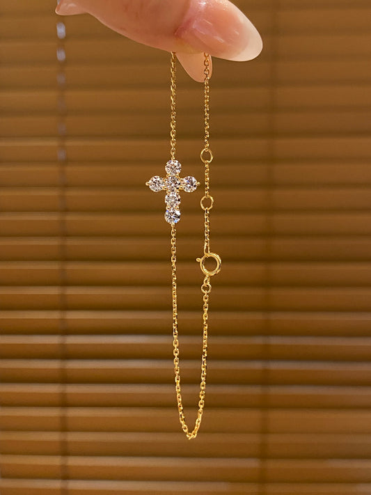 Pavé Diamond Minimalist Cross Dainty Lab Grown Diamond Stackable Bracelet | 18K Gold