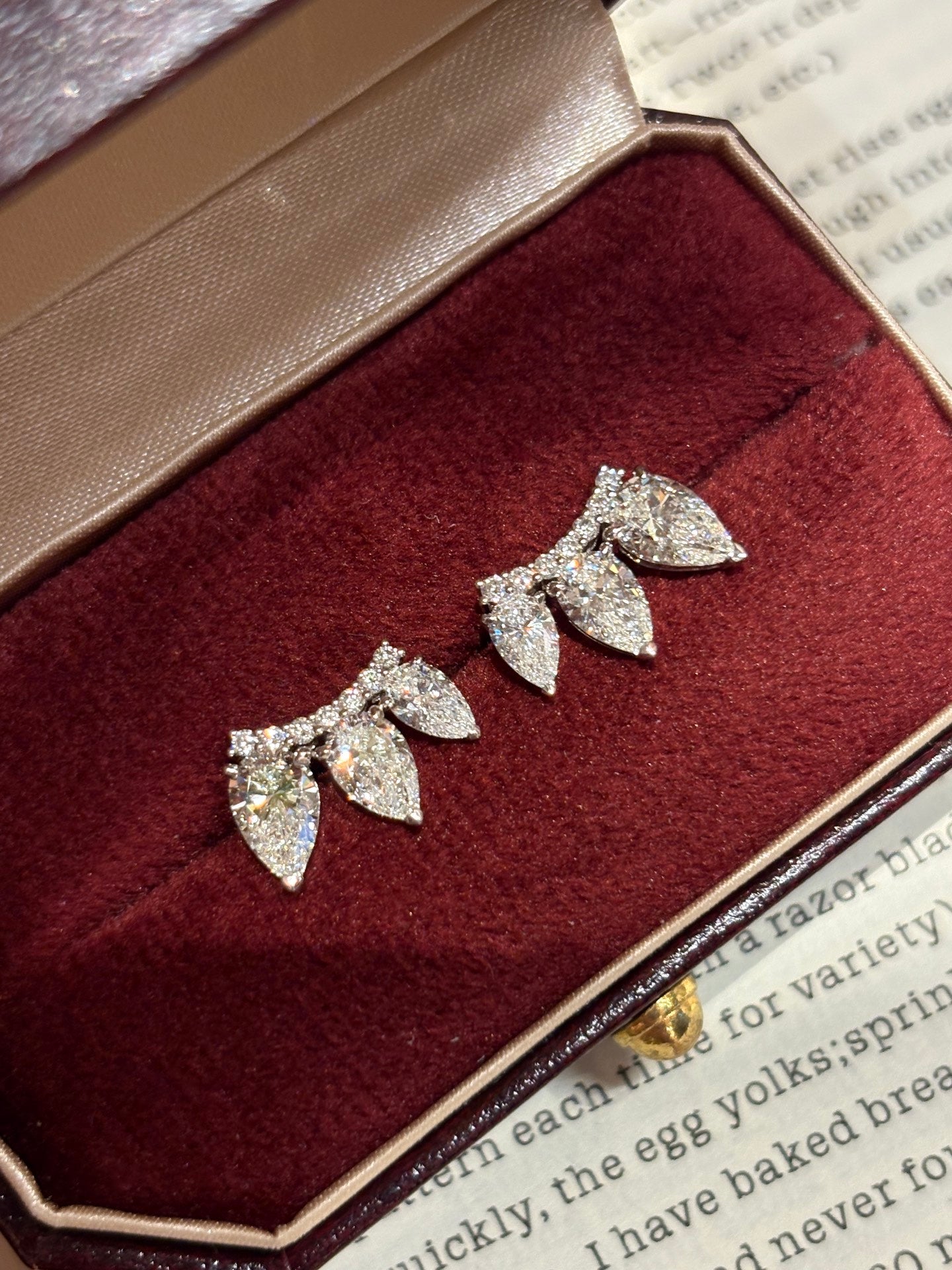 Lab-Grown Diamond Pear-Shaped Cluster Crawler Earrings | 18K Gold