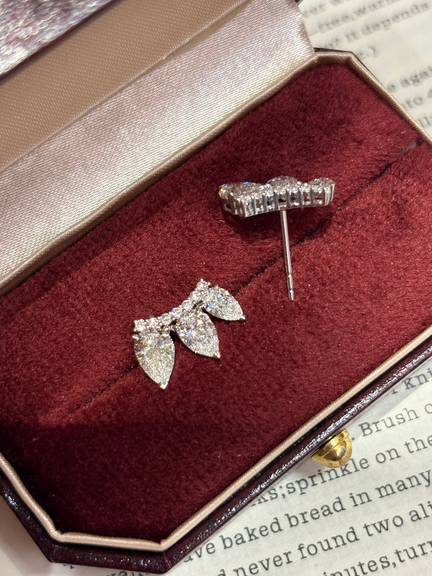 Lab-Grown Diamond Pear-Shaped Cluster Crawler Earrings | 18K Gold