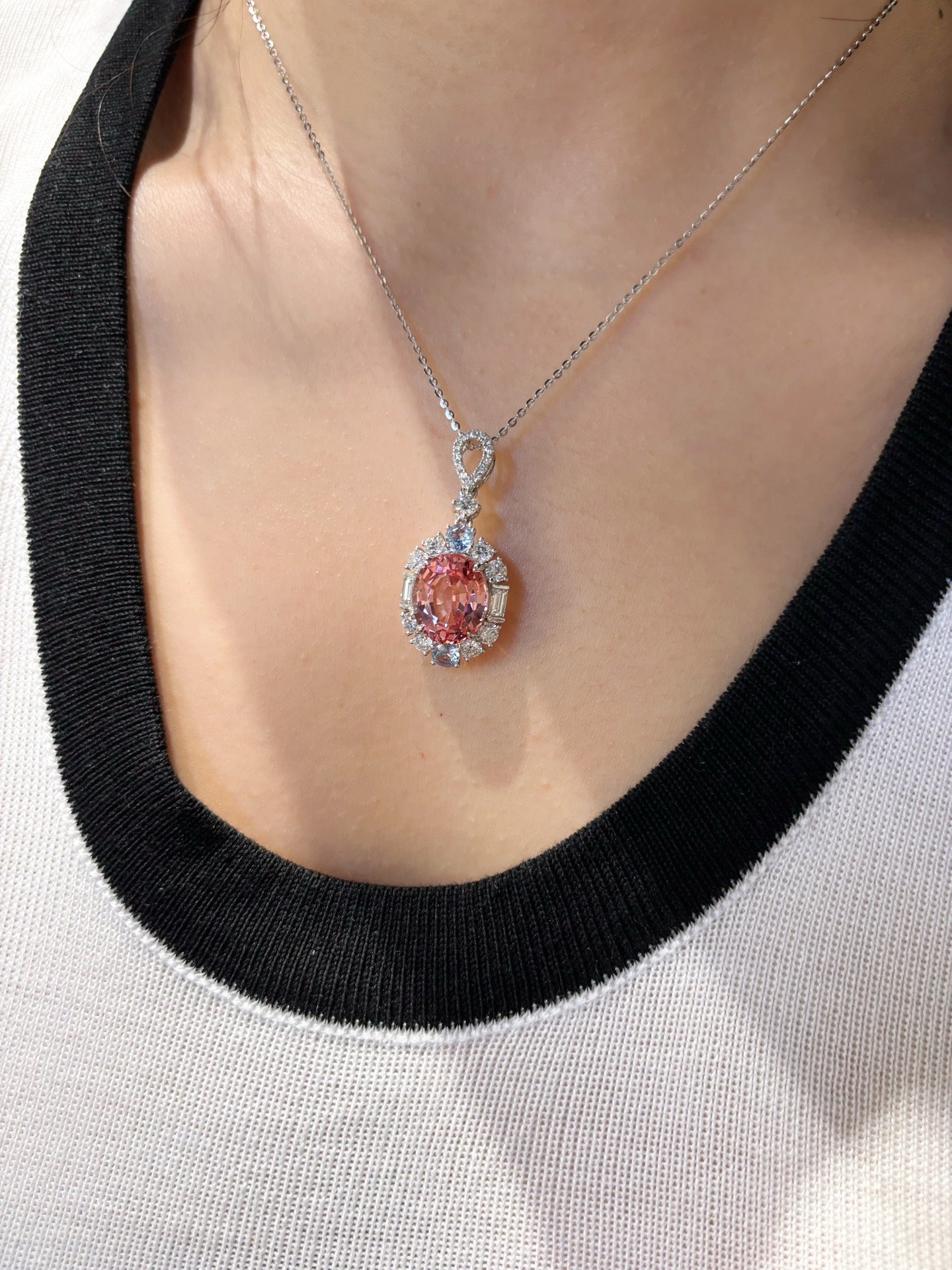 Oval-Cut Pink Lab-Grown Diamond Halo Pendant Necklace | 18K Gold