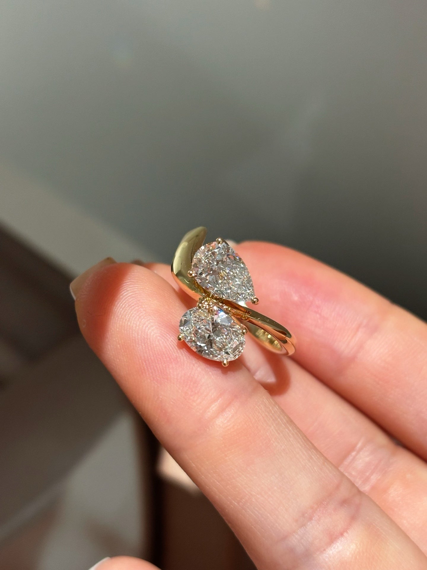Toi et Moi Ring with Pear & Oval-Cut Lab-Grown Diamonds | 18K Gold